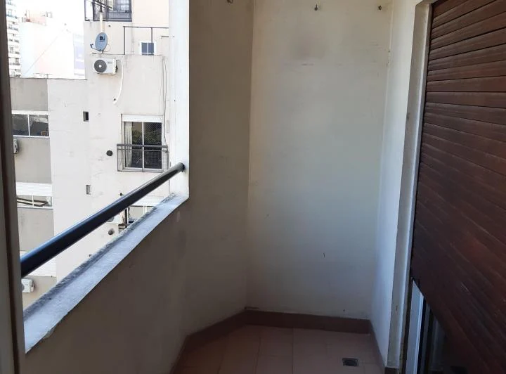DEPARTAMENTO 2 AMBIENTES CON BALCON. EXCELENTE UBICACION 5