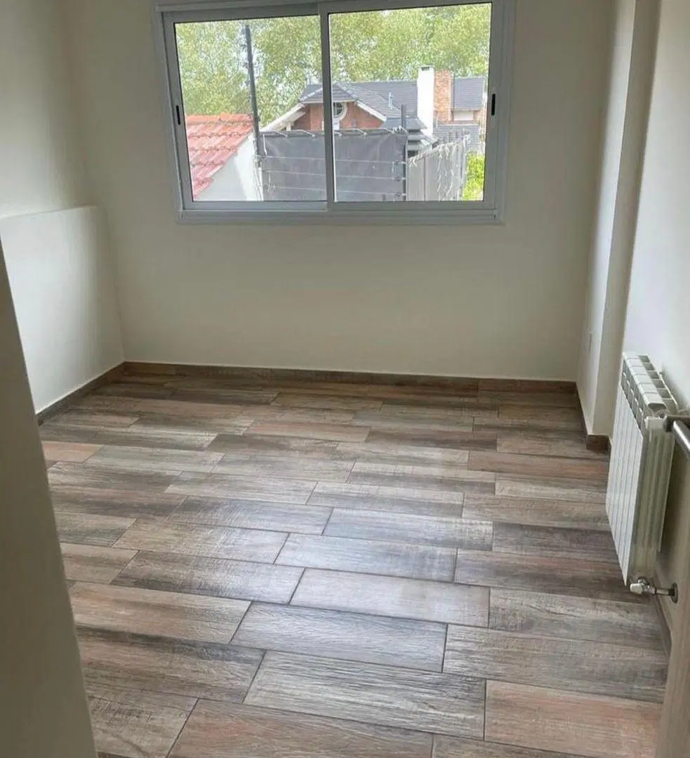Alquilo Triplex de 3 dormitorios,cochera, parrilla y piscina propia! Inmejorable zona de Adrogue. 5