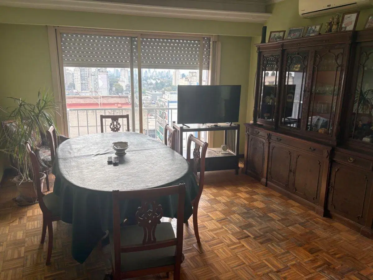 DEPARTAMENTO 3 AMBIENTES CON DEPENDENCIAS FRENTE CON BALCON 2