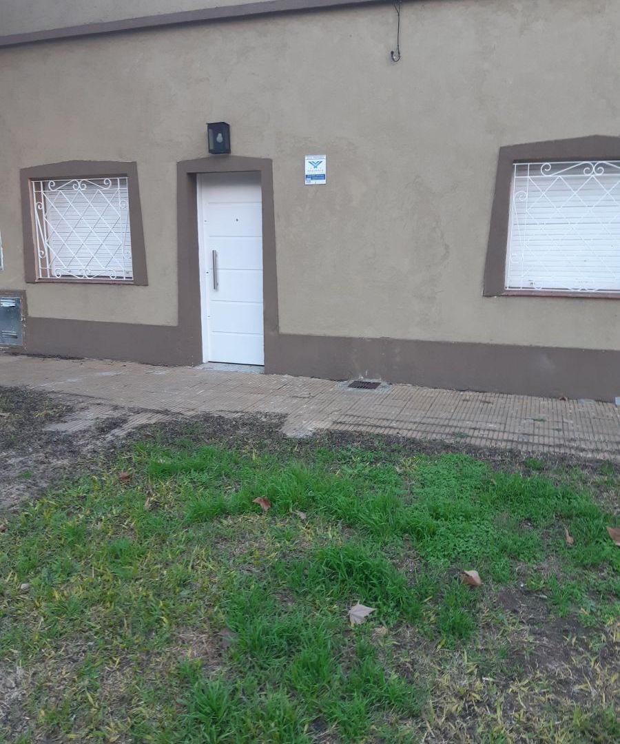 Foto de CASA PH AL FRENTE 2 AMBIENTES CON PATIO. SIN EXPENSAS, imagen 2