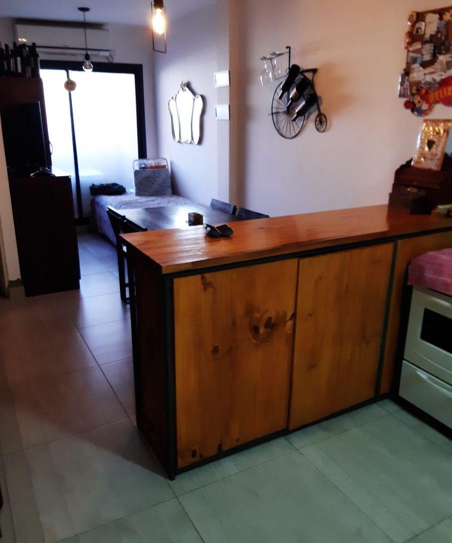 Foto de DEPARTAMENTO 2 AMBIENTES. COCHERA. TERRAZA PROPIA CON PARRILLA., imagen 2