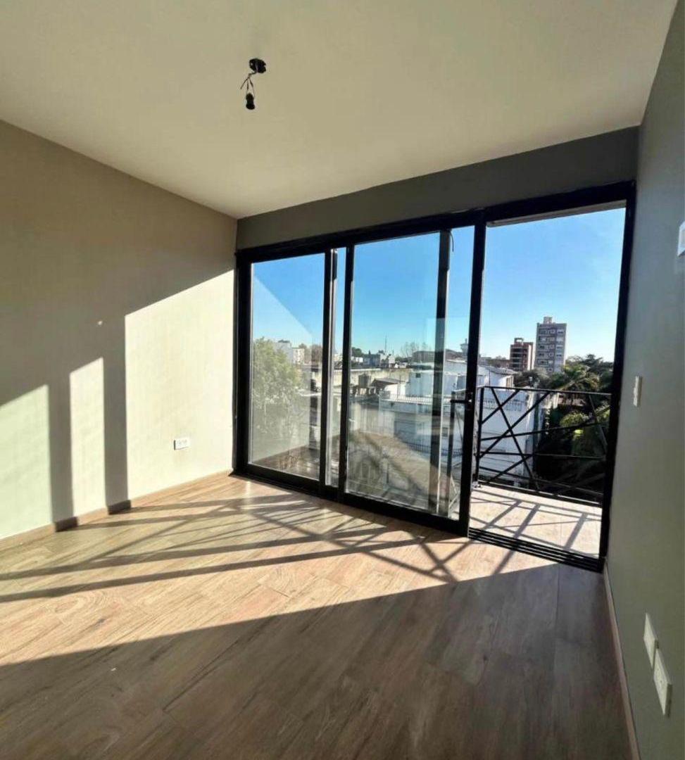 Foto de Hermoso 2 ambientes de categoría !! En Lanusita, imagen 1