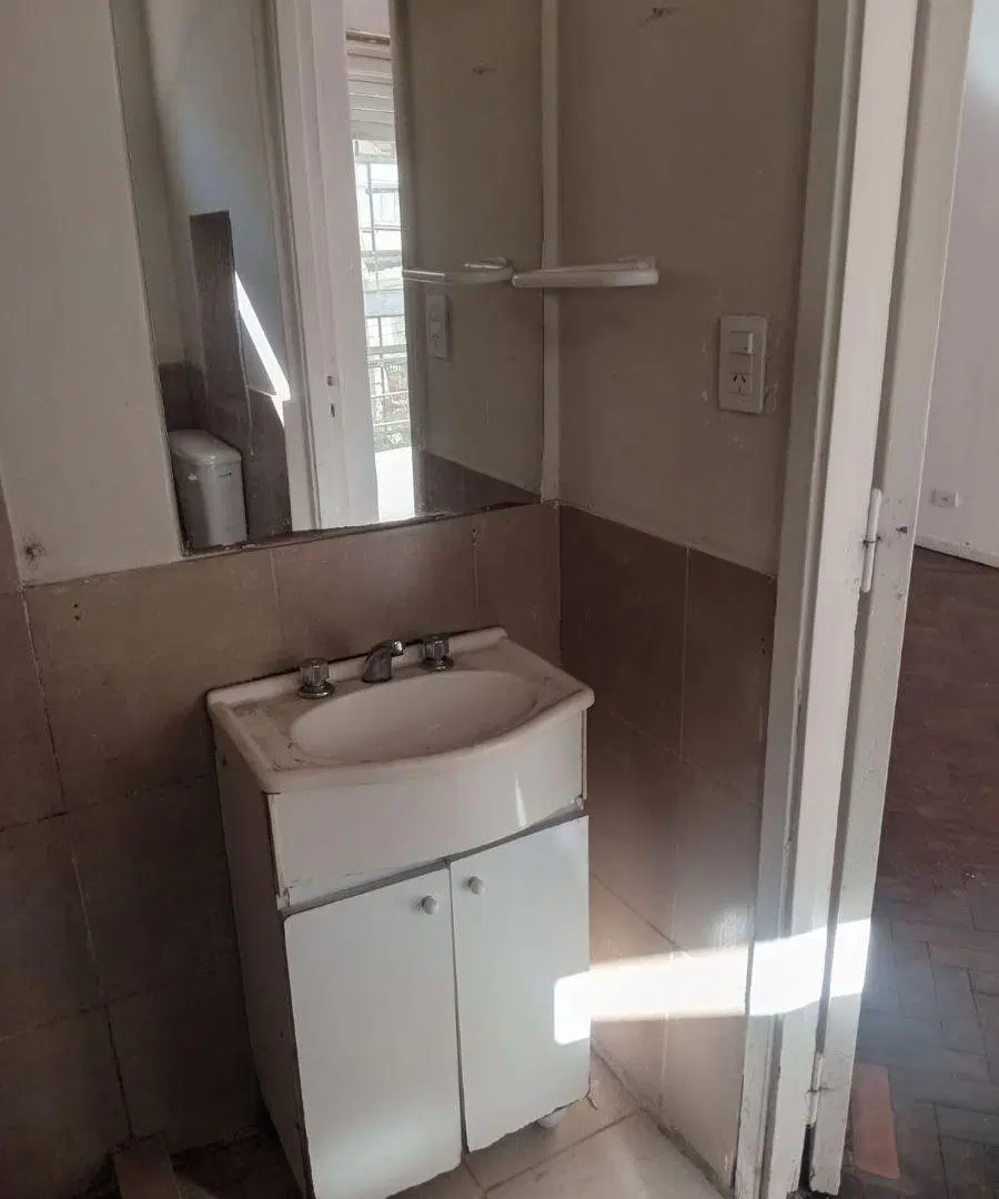 Departamento 1 Ambiente con Balcon, super Luminoso Apto Profesional Y/o Vivienda
EN ALQUILER 3