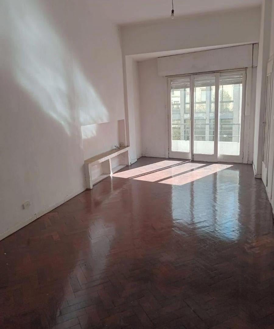 Departamento 1 Ambiente con Balcon, super Luminoso Apto Profesional Y/o Vivienda
EN ALQUILER