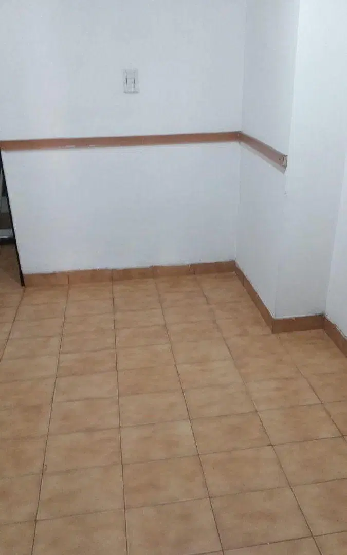 DEPARTAMENTO DE TRES AMBIENTES, CONTRAFRENTE CON BALCON CORRIDO, COCINA GRANDE, SOL Y LUZ. 4