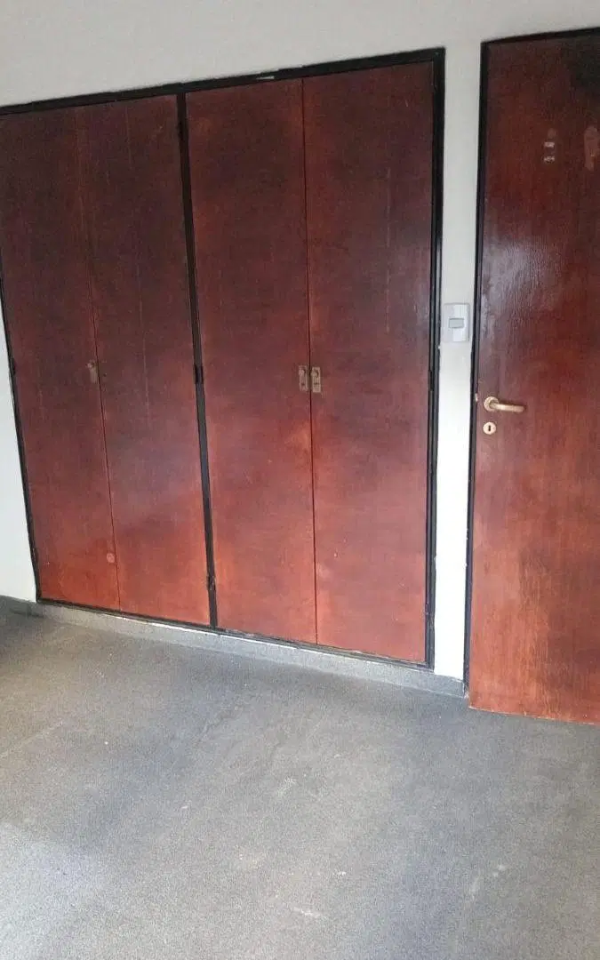 DEPARTAMENTO DE TRES AMBIENTES, CONTRAFRENTE CON BALCON CORRIDO, COCINA GRANDE, SOL Y LUZ. 1
