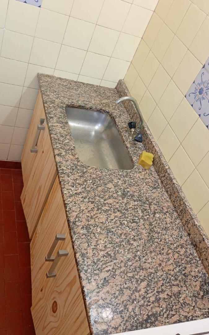 Foto de Excelente ambiente único, con balcón. Baño y cocina completos., imagen 3