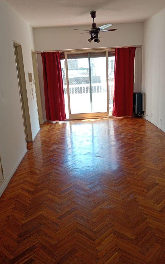 Foto de Excelente ambiente único, con balcón. Baño y cocina completos., imagen 1