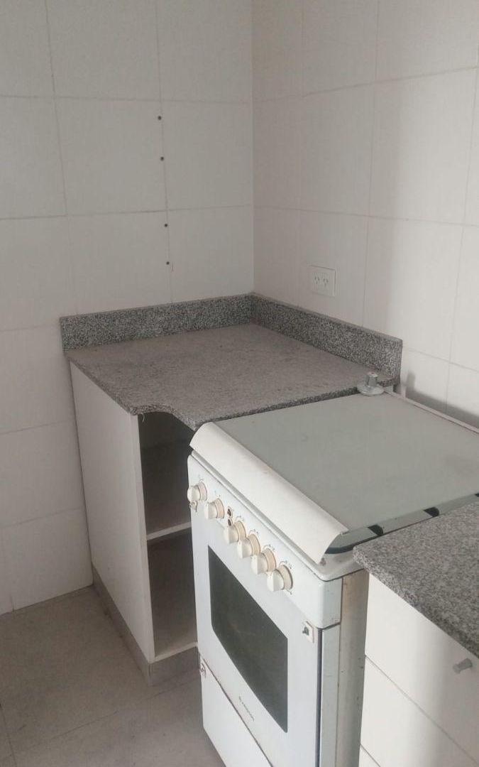 Foto de Departamento de 2 ambientes antiguo refaccionado a nuevo Techos altos, imagen 1