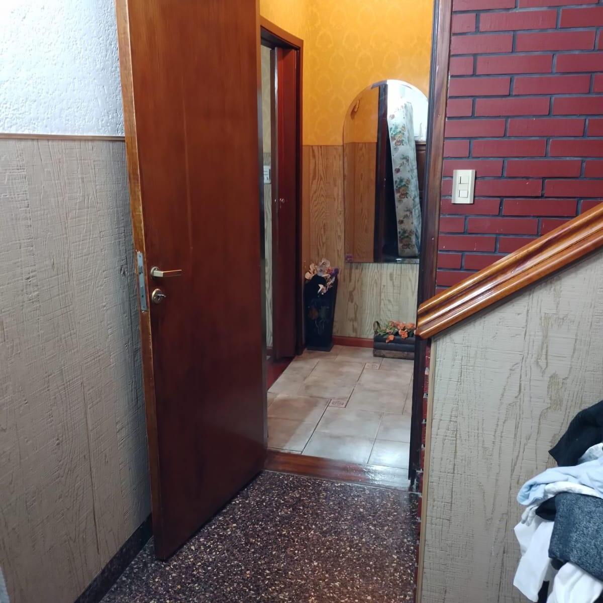 Excelente Chalet 6 Ambientes en Lomas de Zamora (Oportunidad) 2