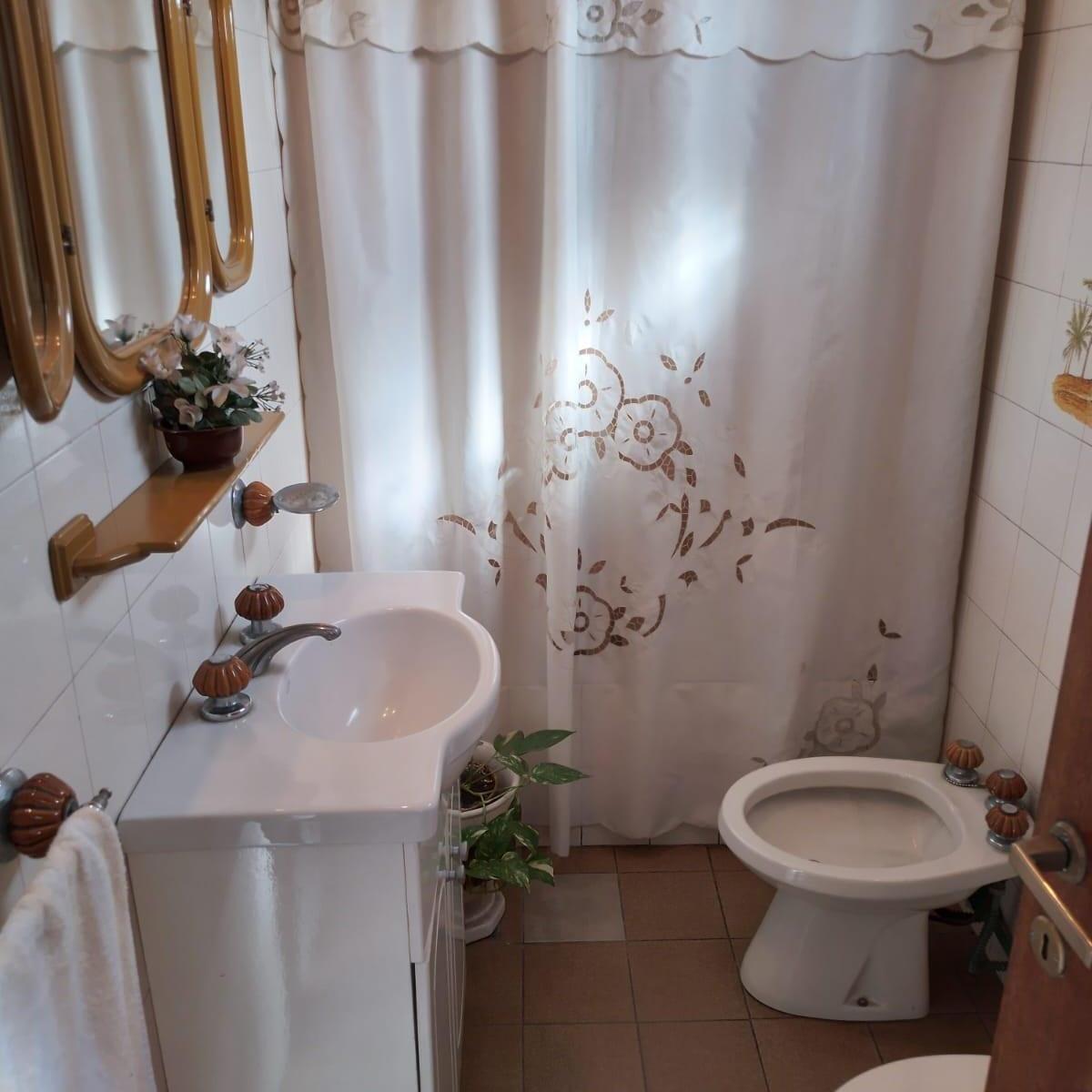Excelente Chalet 6 Ambientes en Lomas de Zamora (Oportunidad) 4