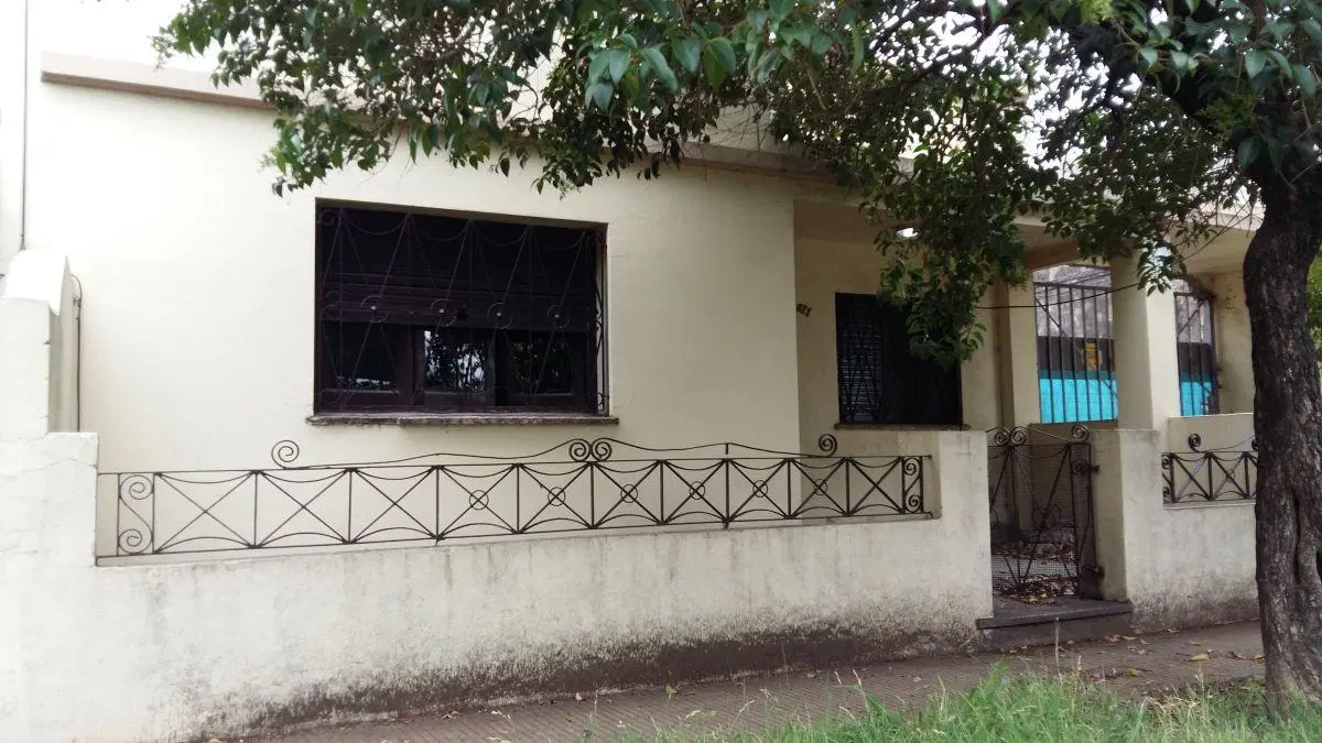 CASA 3 ambientes con GRAN GALPÓN de 120m2 5