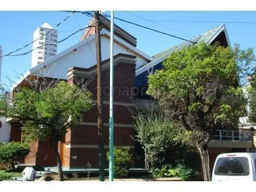 Casa  en Venta en Lomas de Zamora,  G.B.A. Zona Sur 2