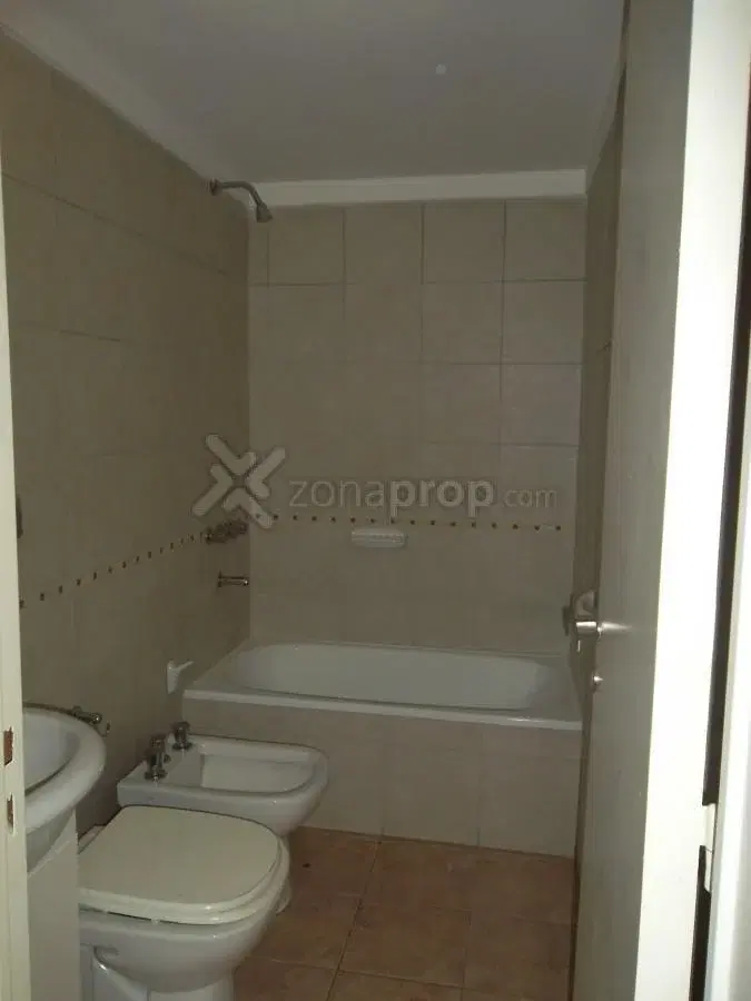 Departamento  en Venta en Lomas de Zamora,  G.B.A. Zona Sur 3