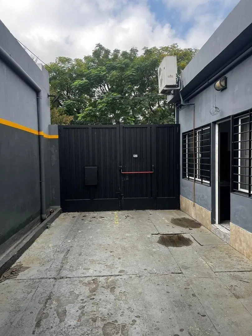 Depósito Galpón en Venta en Lomas de Zamora, G.B.A. Zona Sur, Argentina 3