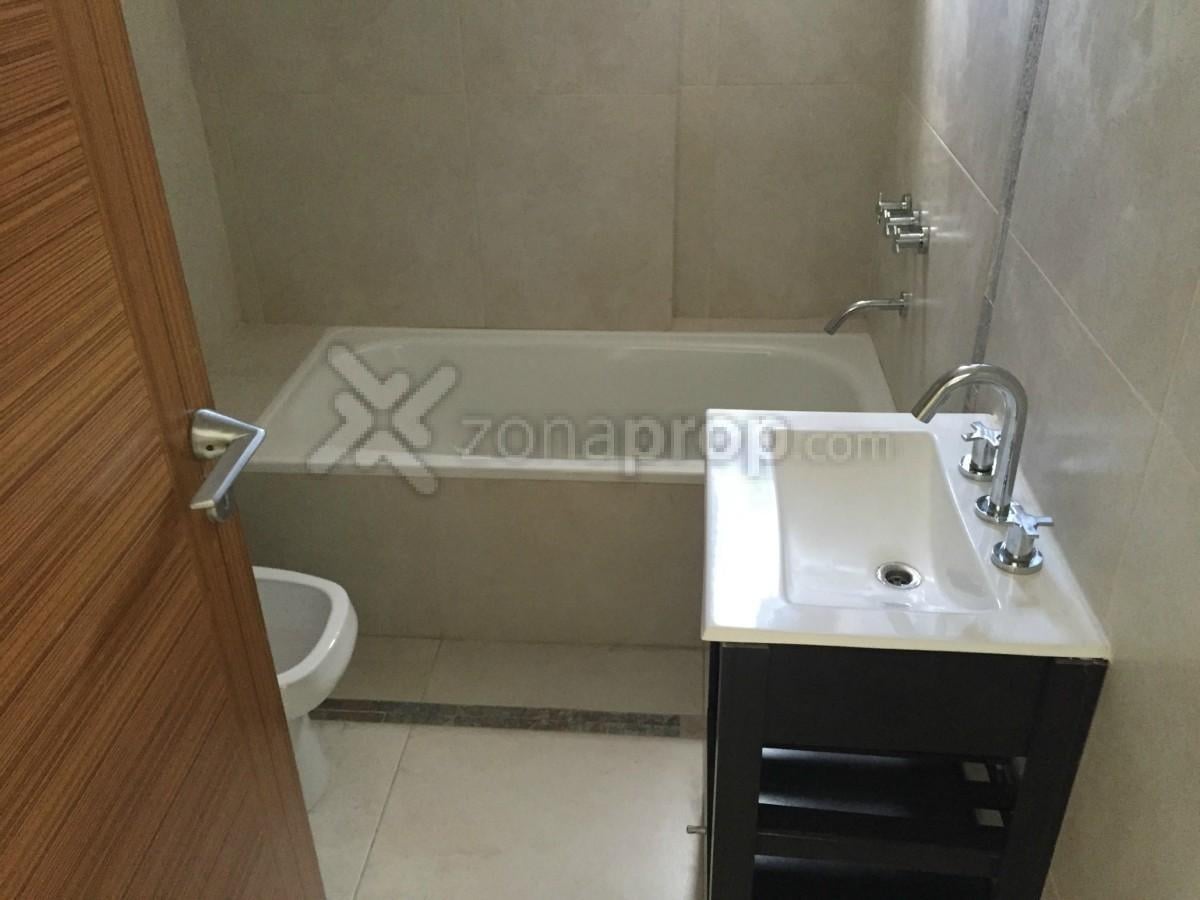 Foto de Oficina en Venta en Lomas de Zamora, G.B.A. Zona Sur, imagen 2