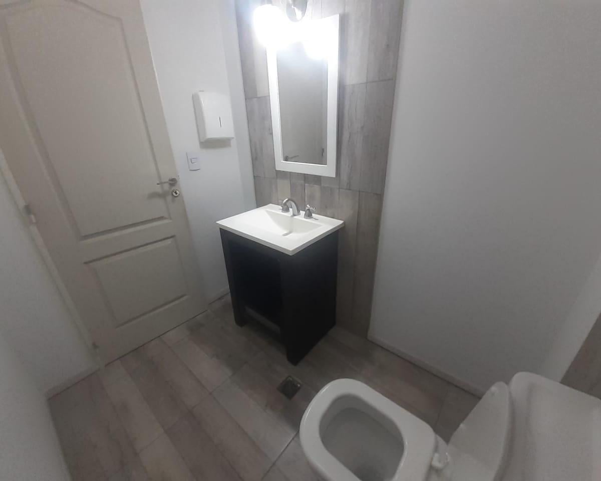 Venta de Oficina con Cochera en el Centro Comercial Verdi 57, Pilar