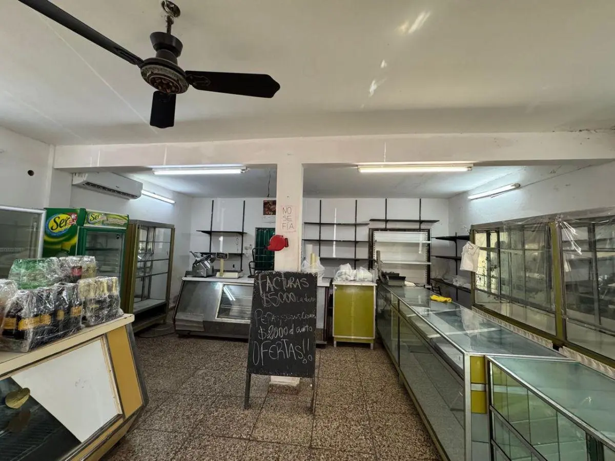 Alquiler Local con instalaciones para Panadería y Despensa en Pilar 4