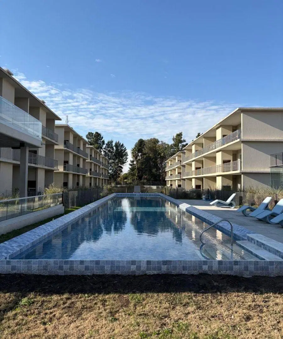 Alquiler/ Departamento de 3 Ambientes equipado con Aire Acondicionado, con Balcón Terraza, Parrilla 3