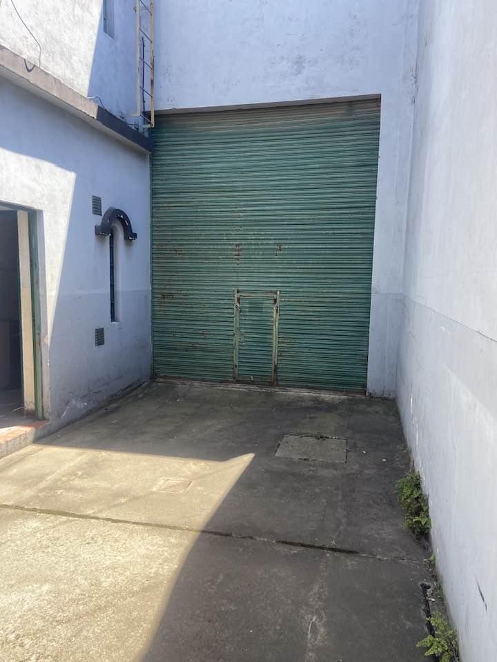 Edificio Comercial en Pompeya 1