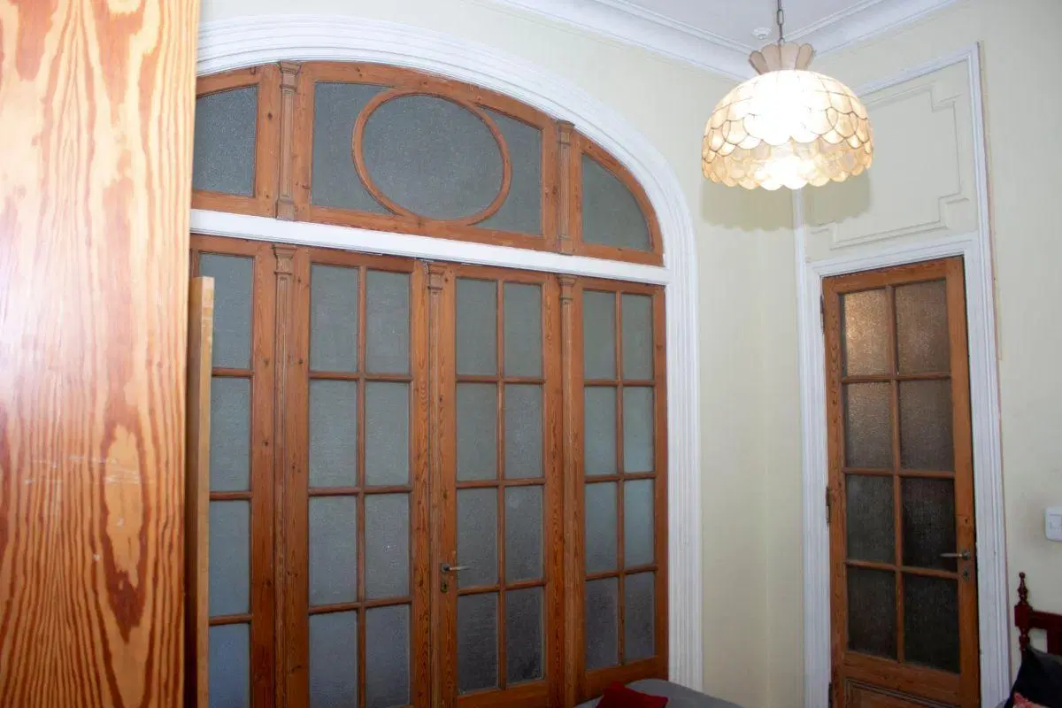 Semipiso de Época 4 Ambientes Frente a Av. 9 de Julio – Vista Abierta al Mural de Messi EN VENTA! 3