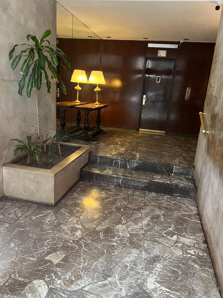 Excelente departamento de 3 ambientes muy Luminoso con cochera !!!