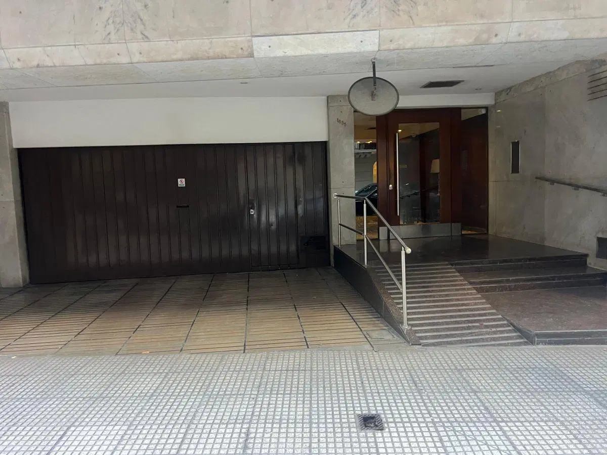 Excelente Semi piso en Plaza Vicente López!!! 3