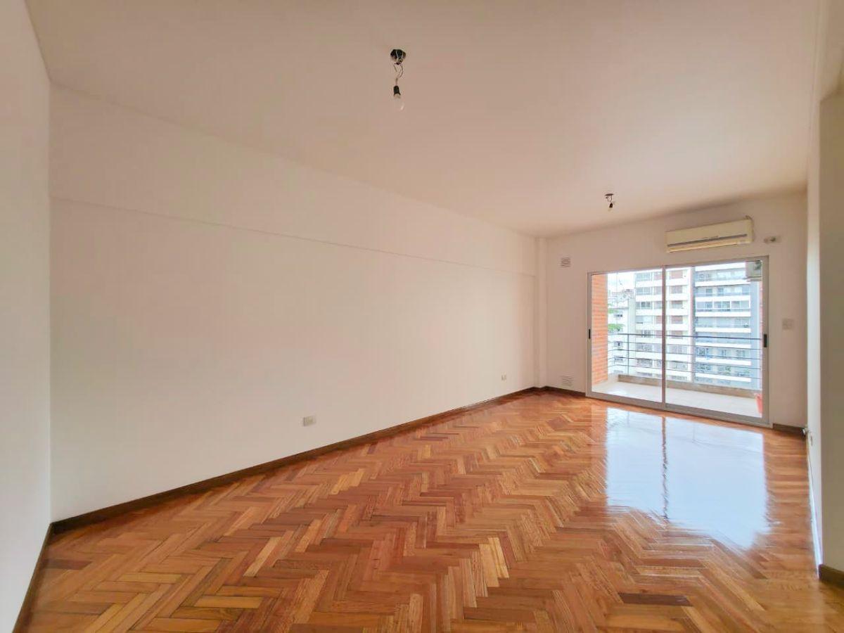Foto de ALQUILER - 2 AMBIENTES + COCHERA + BALCON - CABALLITO, imagen 3