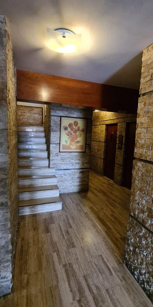 Foto de VENTA DPTO 3 DOR FRENTE PLAZA CON BALCON, imagen 2