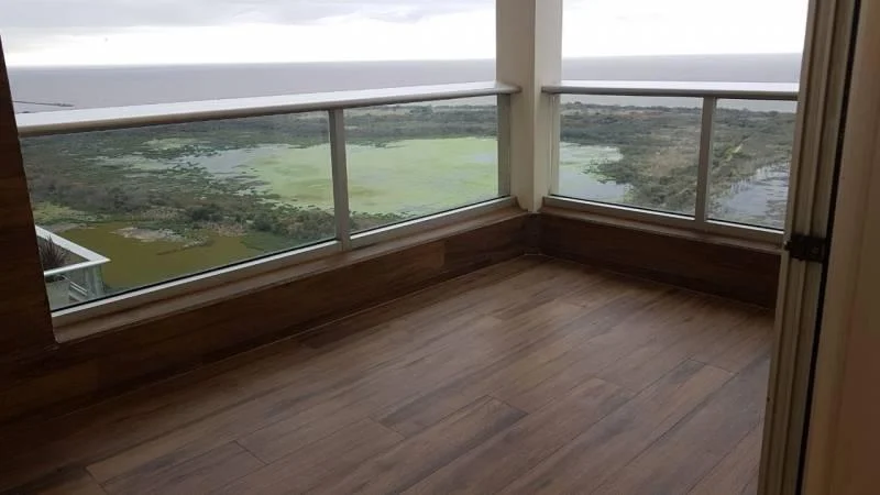 Piso en Le Parc Puerto Madero - Increible Reciclado a Nuevo! 2 Cocheras Opcionales U$s 50.000 c/u 1