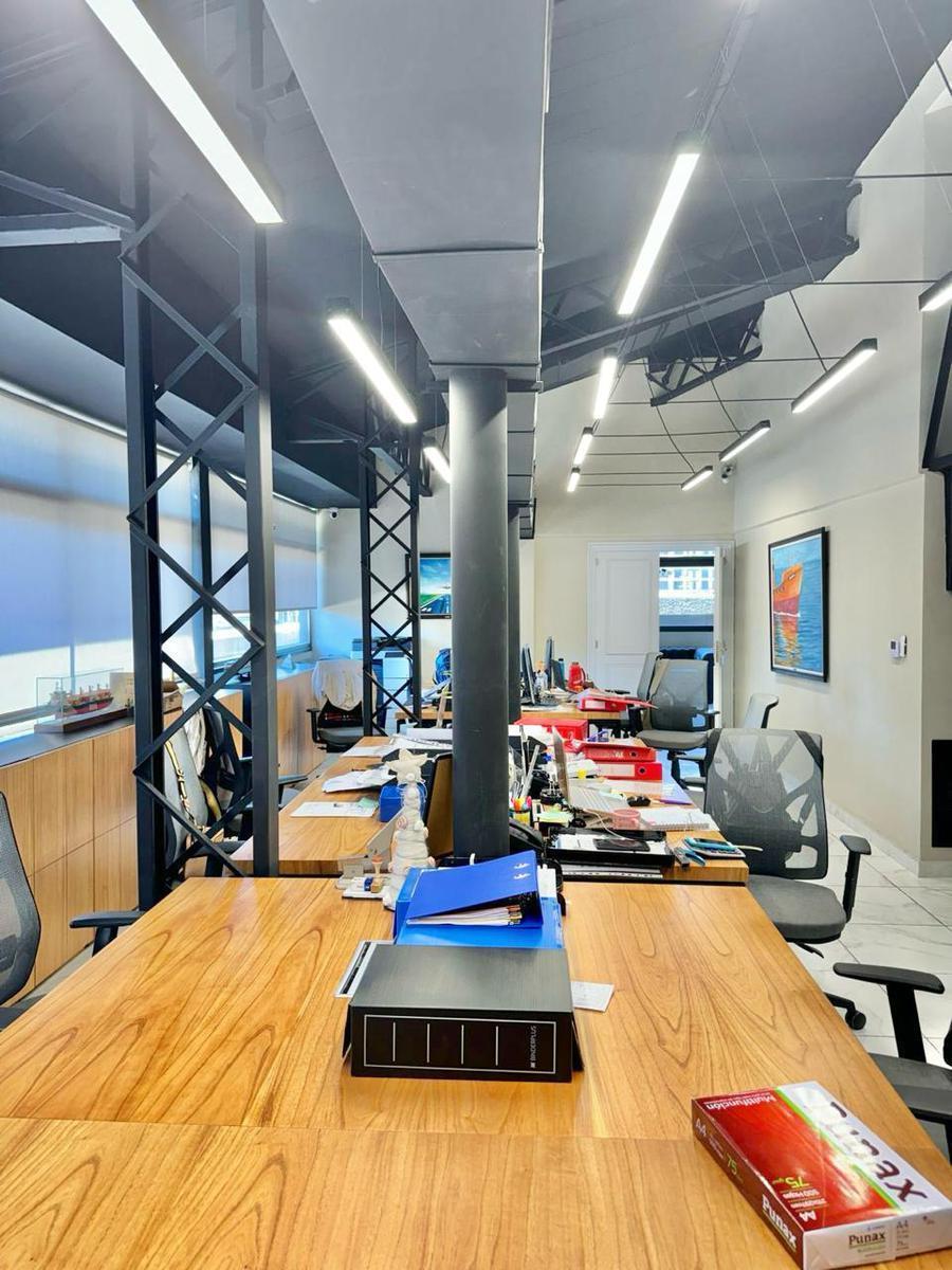 Oficina en Dock Puerto Madero con Vista Al Dique. 180 m² + Cocheras 1