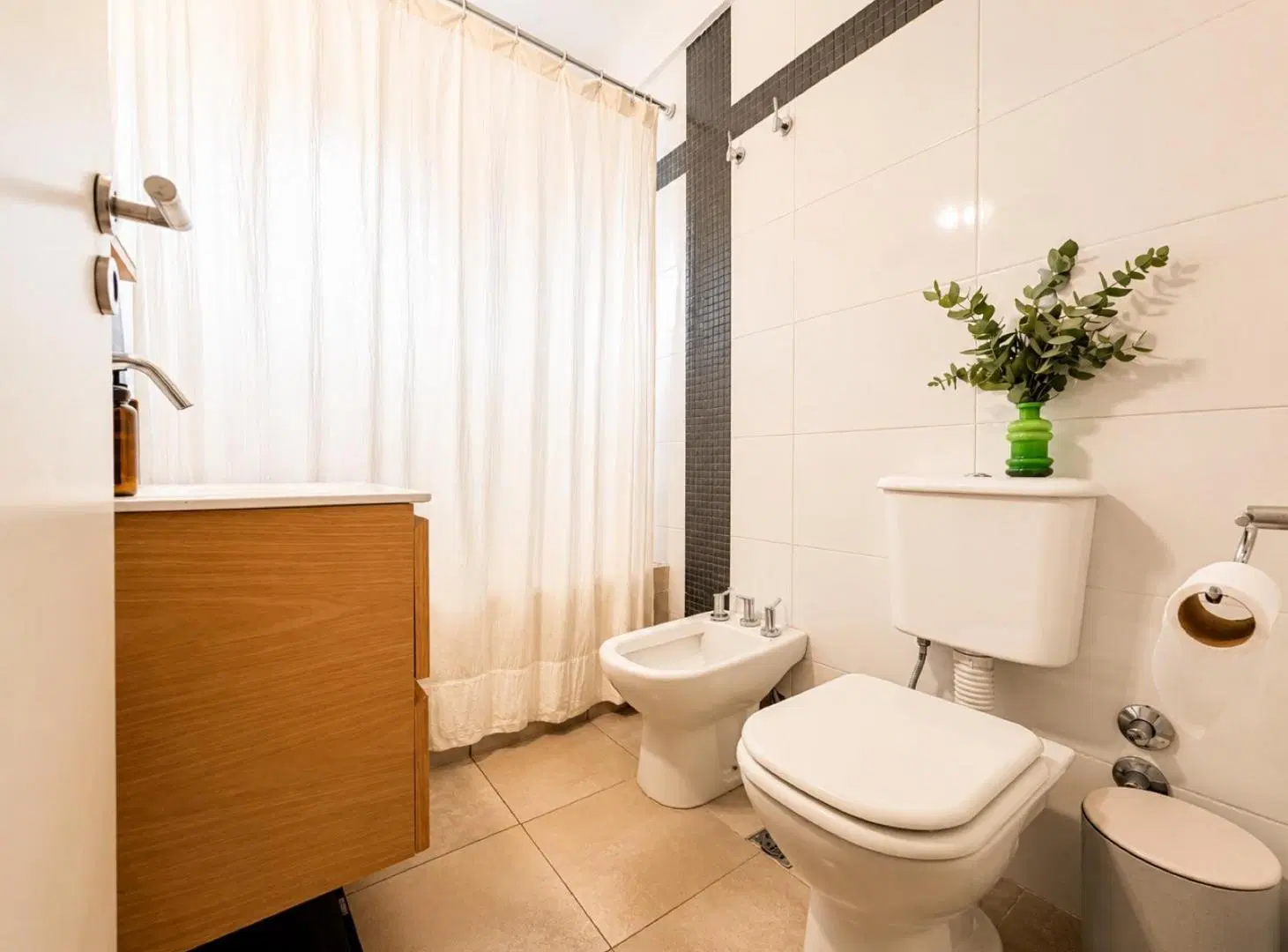 Palermo Chico | Semipiso reciclado a nuevo | 2 dormitorios | Balcón al frente | Muy luminoso 4
