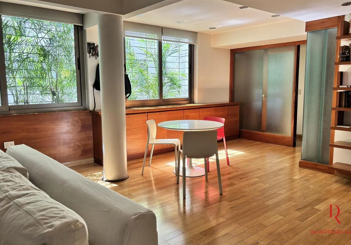 Piso alto en Recoleta con balcón corrido, cochera y seguridad 24 hs 5