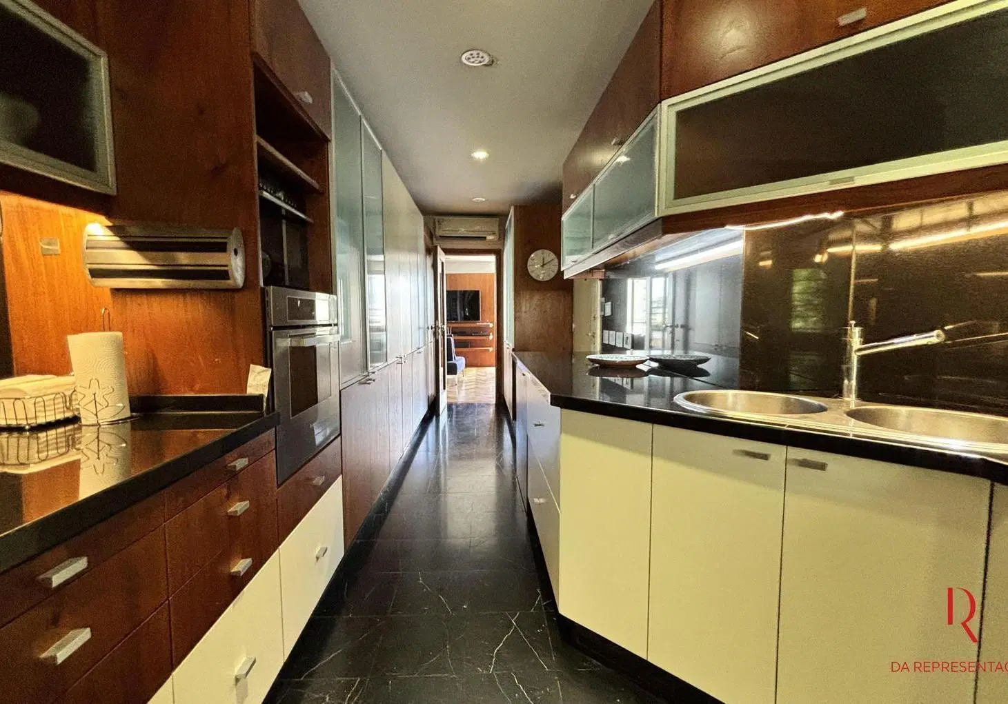 VENTA | Piso alto en Recoleta con balcón corrido, cochera y seguridad 24 hs 4