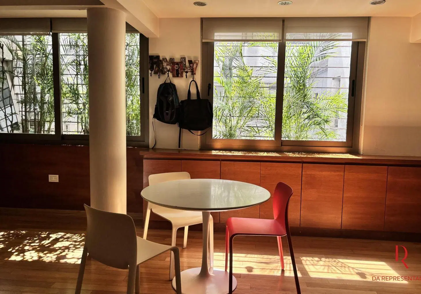 VENTA | Piso alto en Recoleta con balcón corrido, cochera y seguridad 24 hs 3