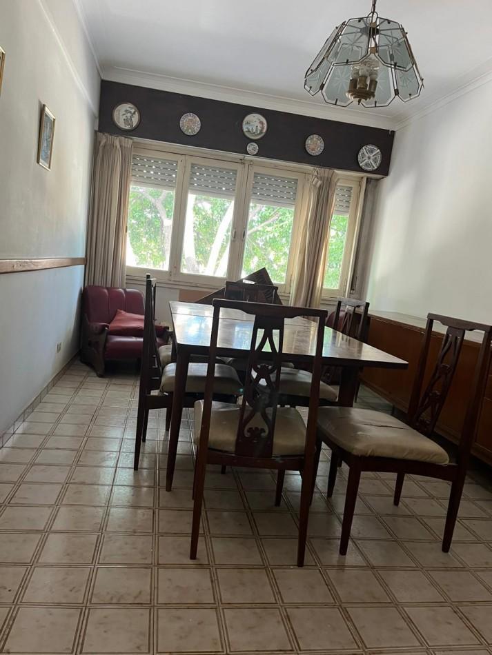 Carhue 700. Departamento 3 Ambientes Frente. 2