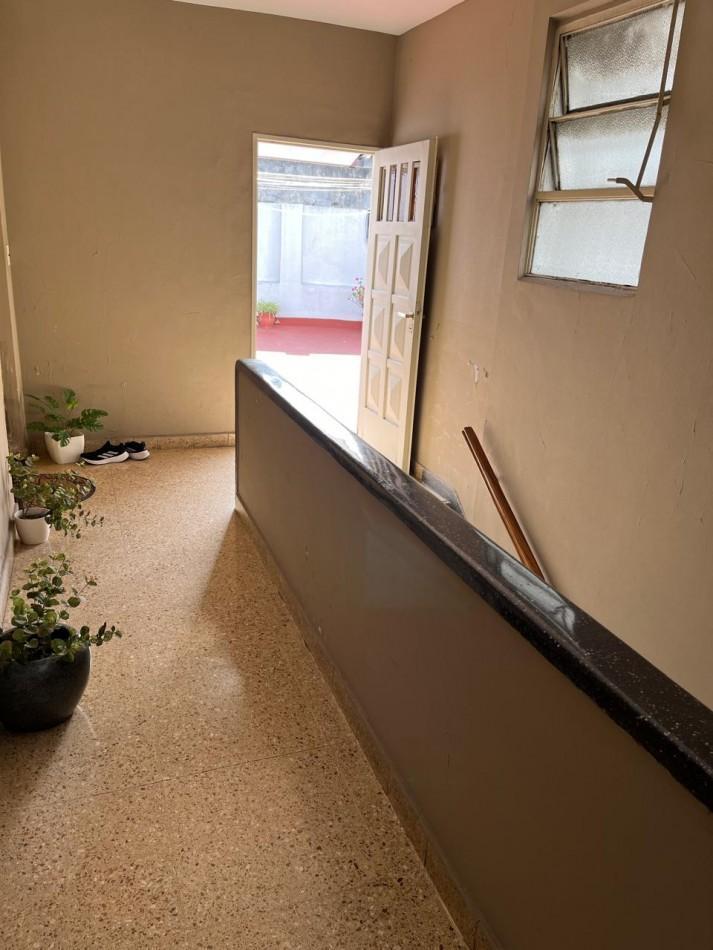 Carhue 700. Departamento 3 Ambientes Frente. 2