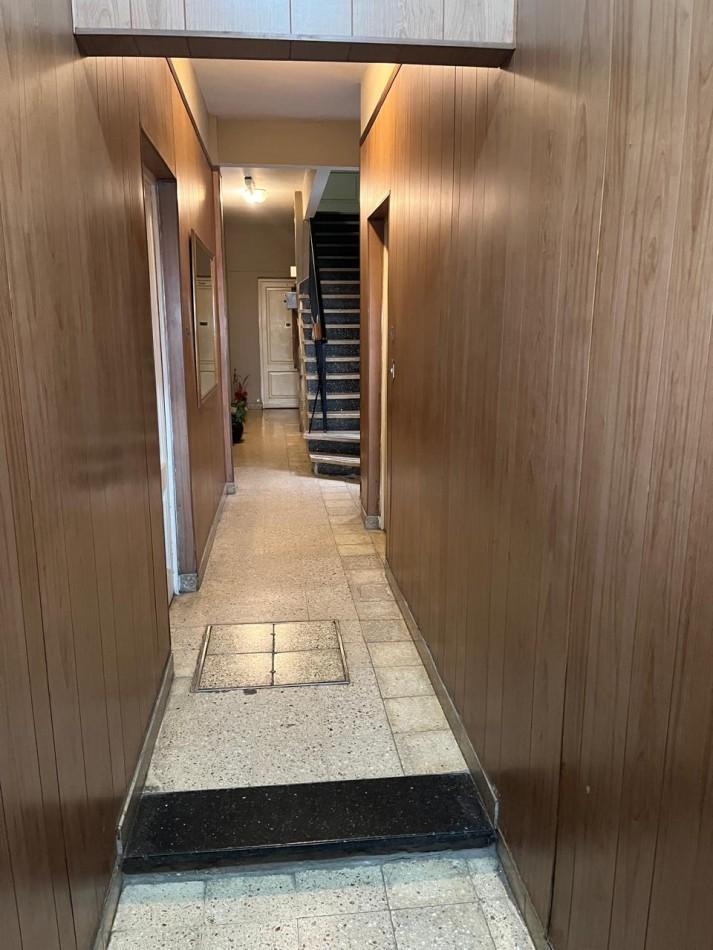 Carhue 700. Departamento 3 Ambientes Frente. 1