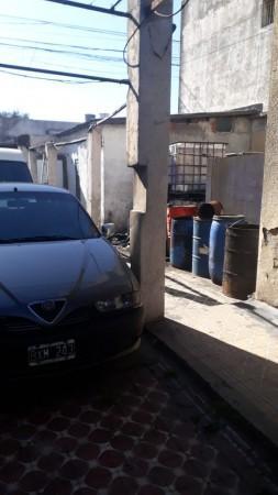 Montiel 2300. Casa Multifamiliar. 3 PH en Block. 5