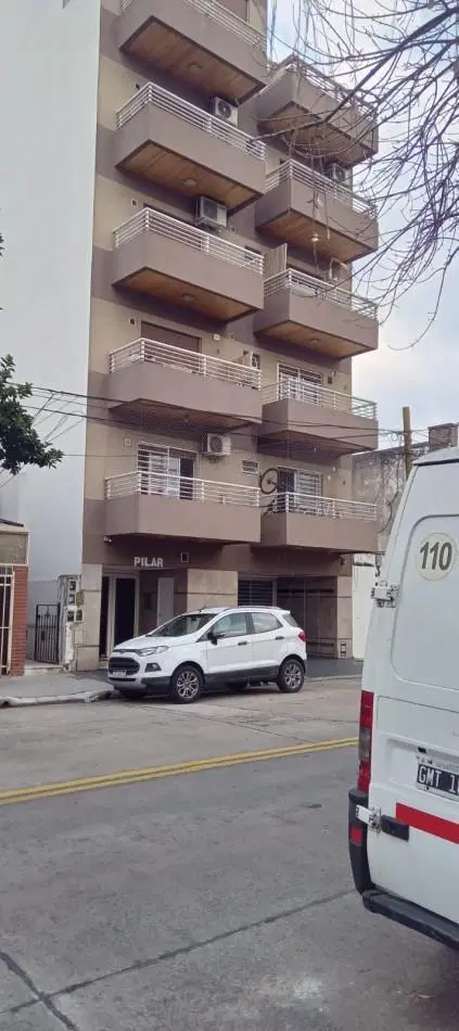 Pilar 600. Monoambiente al frente. 3