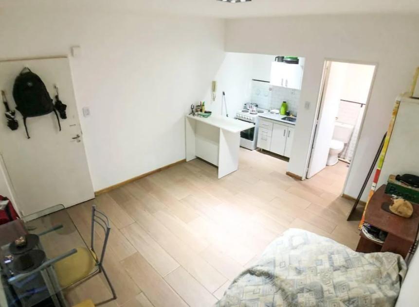 Bajas Expensas! Reciclado. Baño Completo. Cocina Abierta con Barra. 3