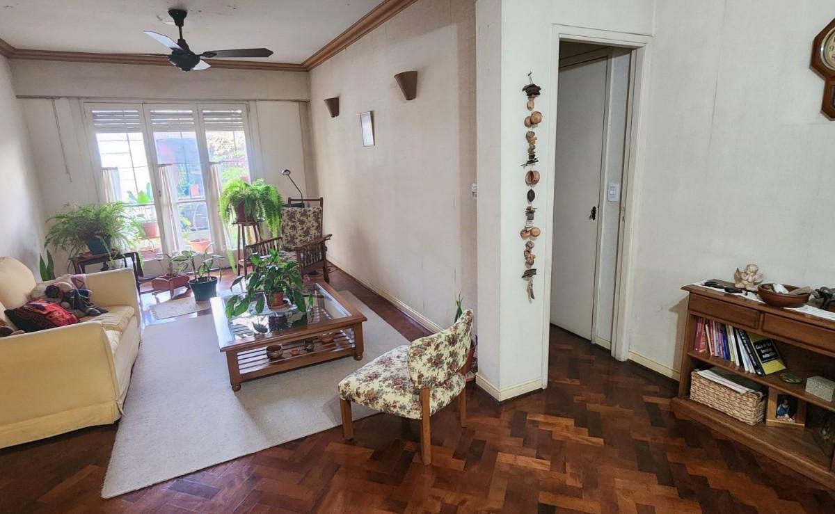 Bajas Expensas - Amplio en 1°piso X Escalera. 4/5 Ambientes.143 m². 2 Balcones 4
