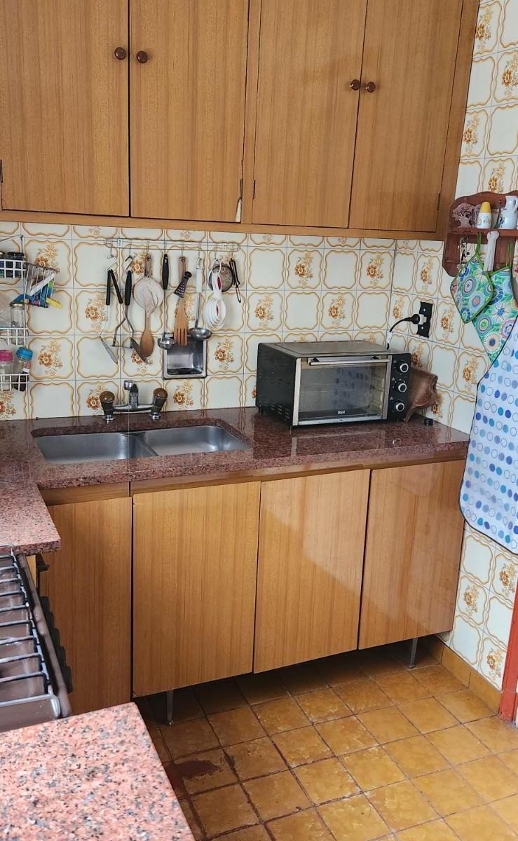 Bajas Expensas - Amplio en 1°piso X Escalera. 4/5 Ambientes.143 m². 2 Balcones 5