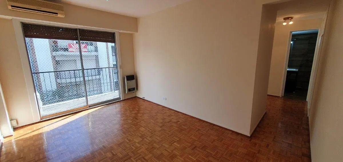 Retasado ! Venta Departamento 3 Ambientes. Caballito. Balcón. Baño Reciclado. Lavadero. Luz 2