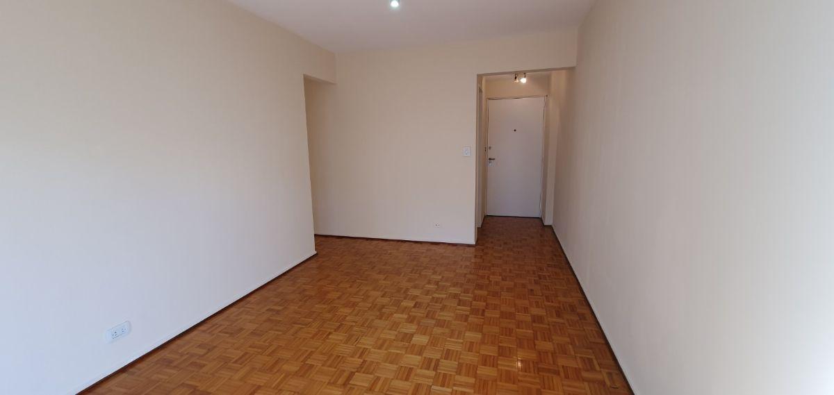 Retasado ! Venta Departamento 3 Ambientes. Caballito. Balcón. Baño Reciclado. Lavadero. Luz