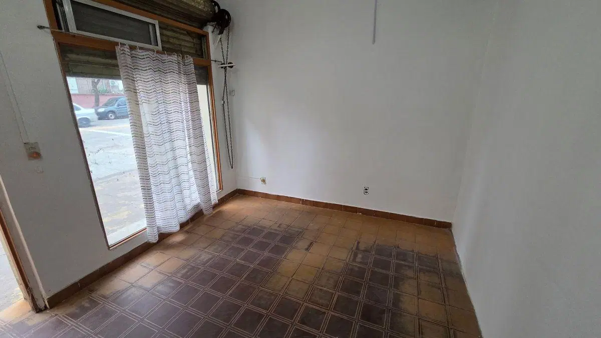 Alquiler Local Comercial a la calle en Villa Lugano. Av. Castañares 4800 5