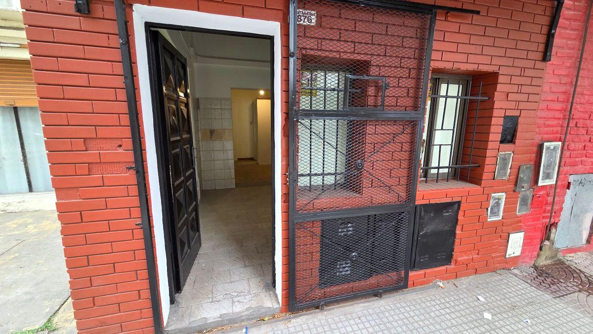 Alquiler Local Comercial Sin Expemsas en Av. Castañares 4800. Villa Lugano