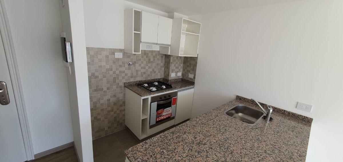 Foto de VENTA DEPARTAMENTO 2 AMBIENTES. BALCON ATERRAZADO AL FRENTE . PISO ALTO, imagen 5