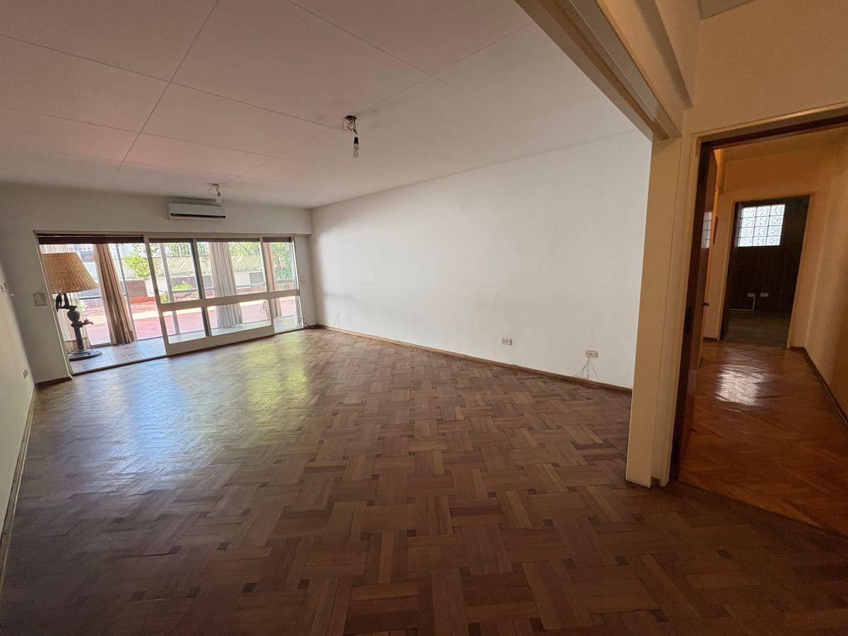 Foto de Venta - Departamento 5 Ambientes - Espacio Cochera - Gran Patio y, imagen 4