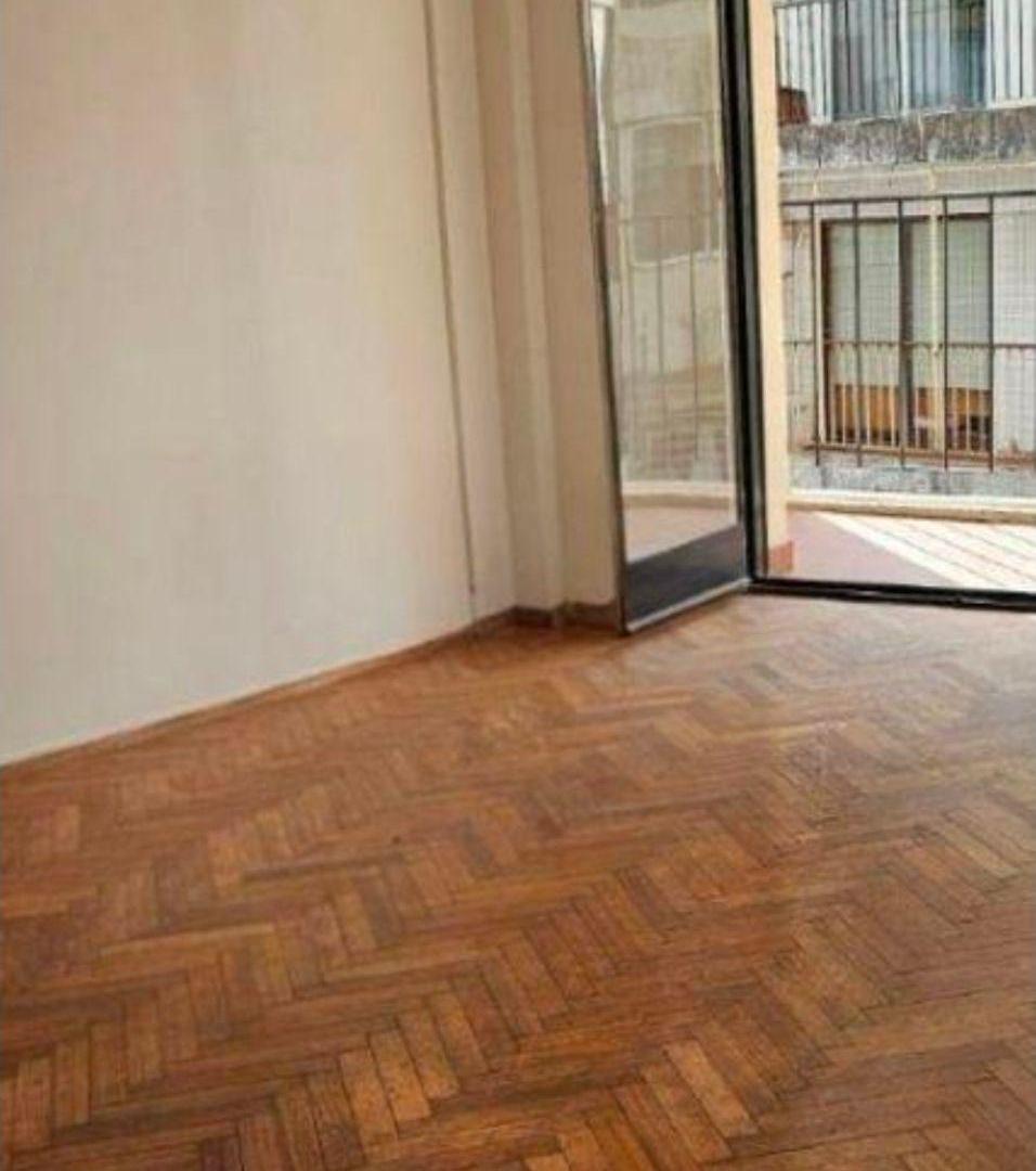Foto de Venta Departamento 5 Ambientes Cochera. Balcón. Dependencia. Villa, imagen 1